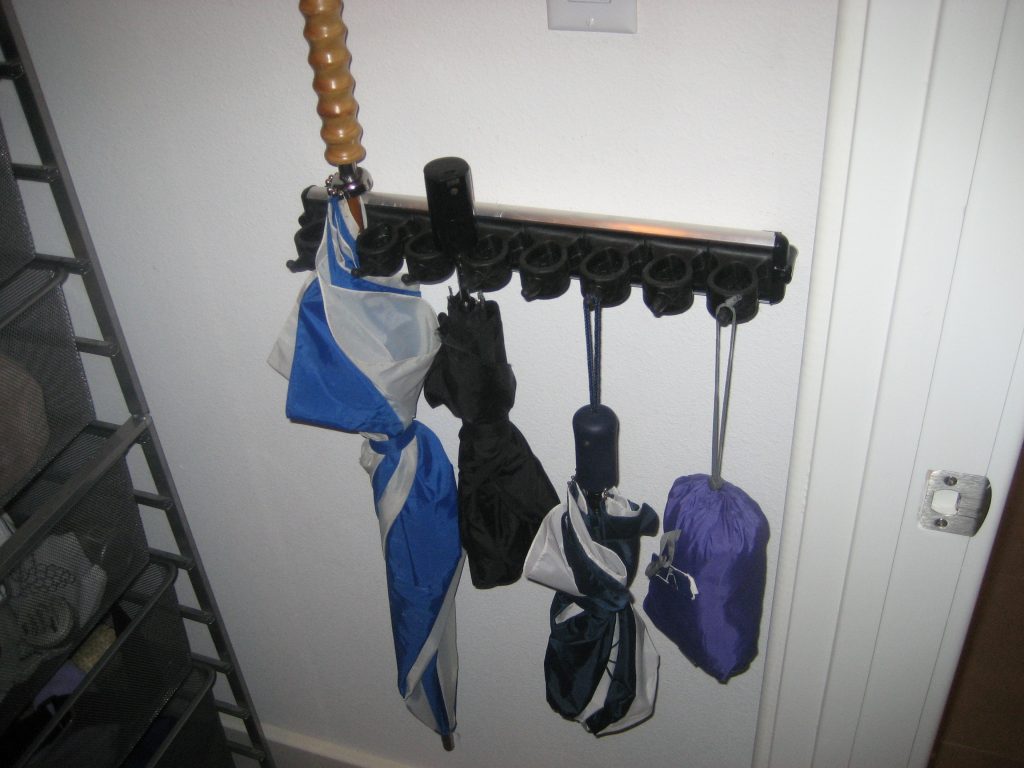 A Jones For Organizing grook hook with umbrellas (3)